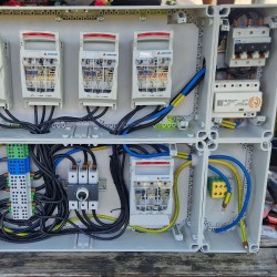  Életvédelmi relé beszerelése, cseréje 
